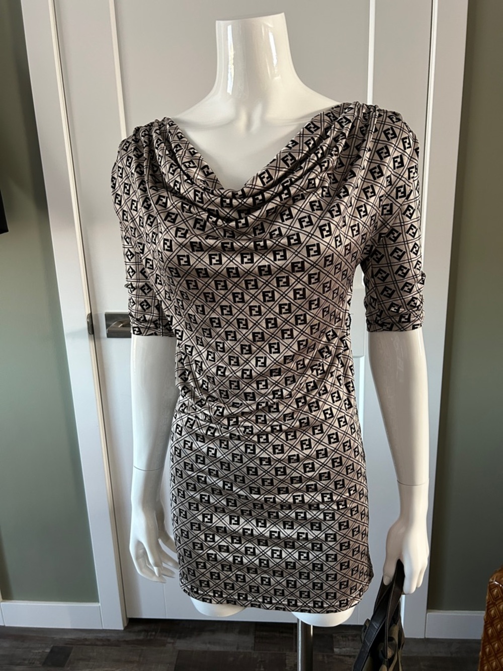 Bodycon Dress XS-S Ruched Stretch Logo Print - Picture 4 of 12
